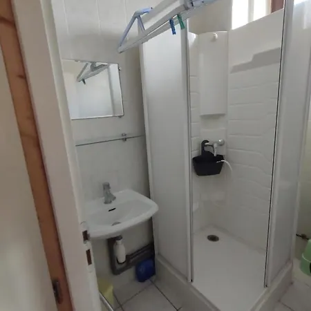 Les Hortensias Rez De Chaussee 아파트